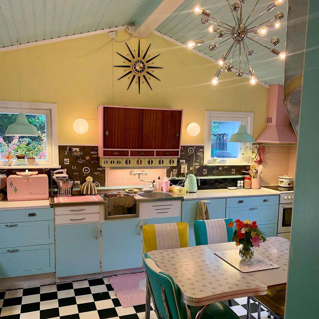 pastel colors in kitchen