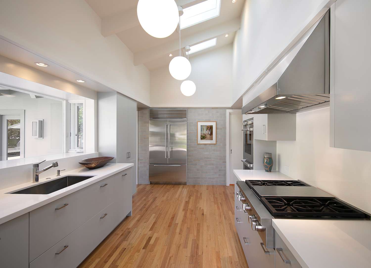 minimalist midcentury modern kitchen